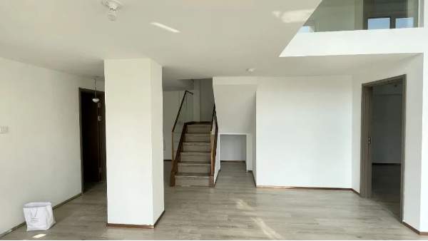 易高好膩子告訴您，耐水膩子打磨時應(yīng)注意的問題